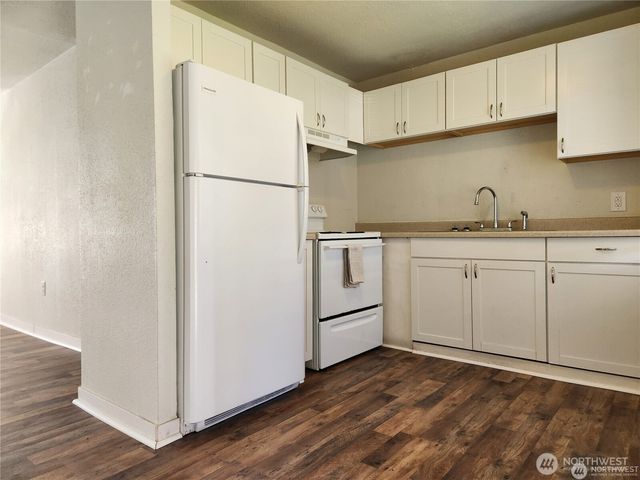 123 Acorn Street, Bremerton, WA 98310