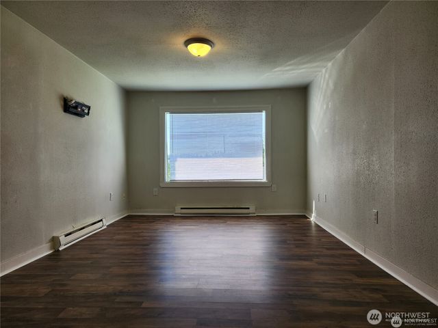 123 Acorn Street, Bremerton, WA 98310