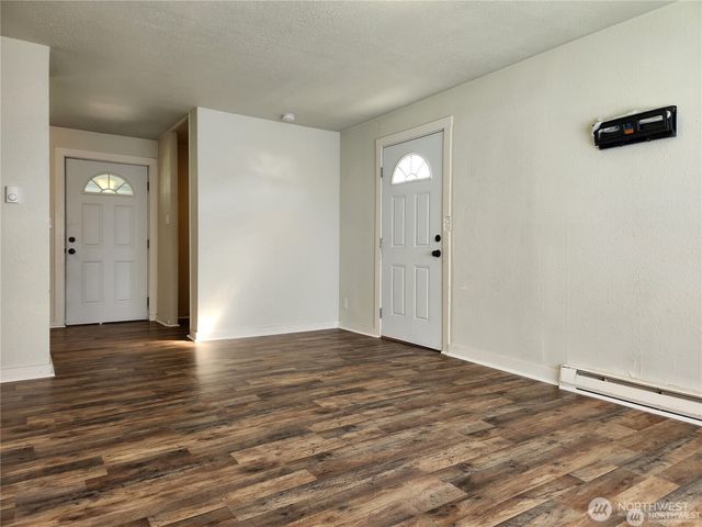 123 Acorn Street, Bremerton, WA 98310