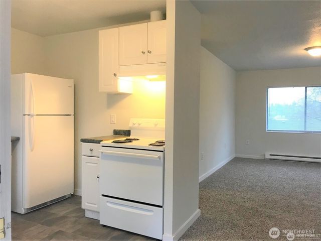 123 Acorn Street, Bremerton, WA 98310