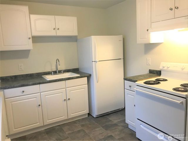 123 Acorn Street, Bremerton, WA 98310