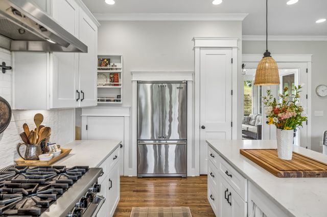 1765 Theta Pike, Columbia, TN 38401