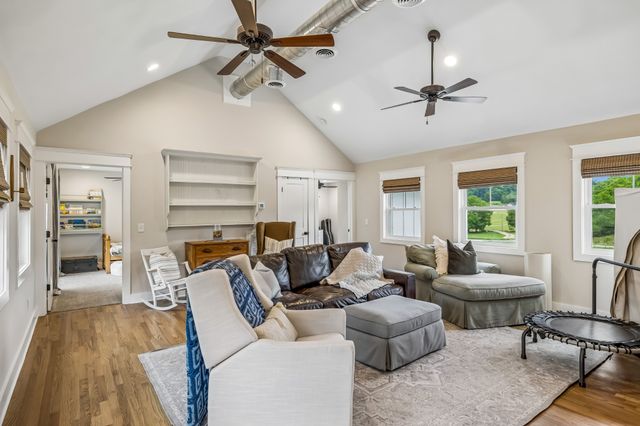 1765 Theta Pike, Columbia, TN 38401