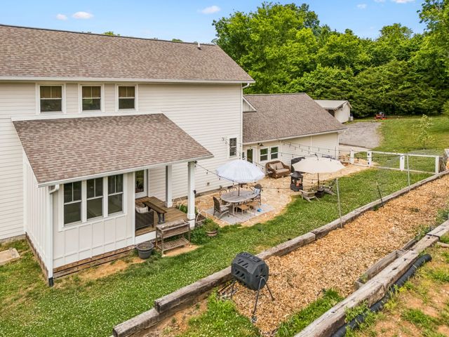 1765 Theta Pike, Columbia, TN 38401