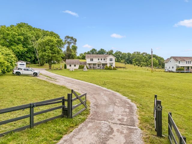 1765 Theta Pike, Columbia, TN 38401