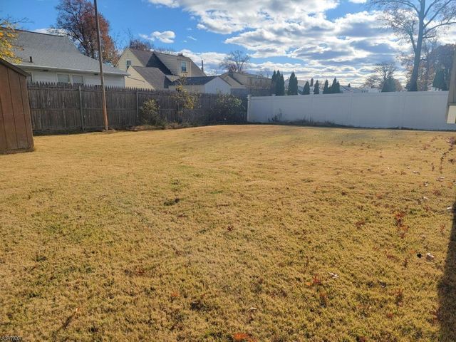 333 Livingston Rd, Linden City, NJ 07036