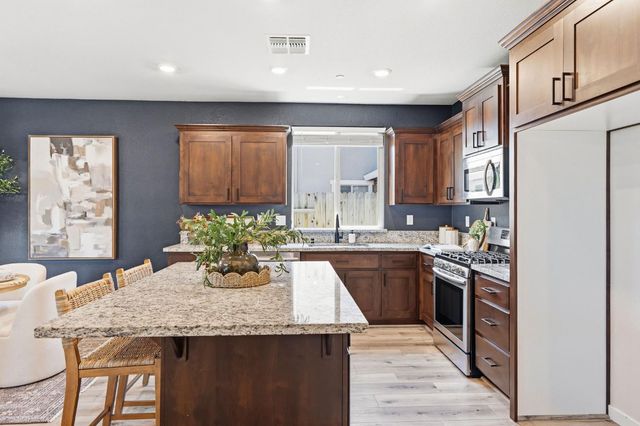 2008 Metalmark St, Roseville, CA 95747