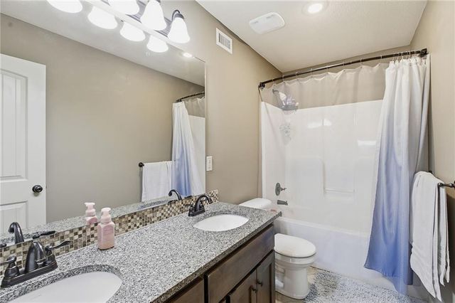 8209 NE 103rd Street, Kansas City, MO 64157