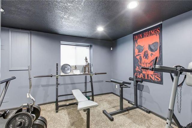 8209 NE 103rd Street, Kansas City, MO 64157