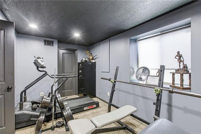 8209 NE 103rd Street, Kansas City, MO 64157