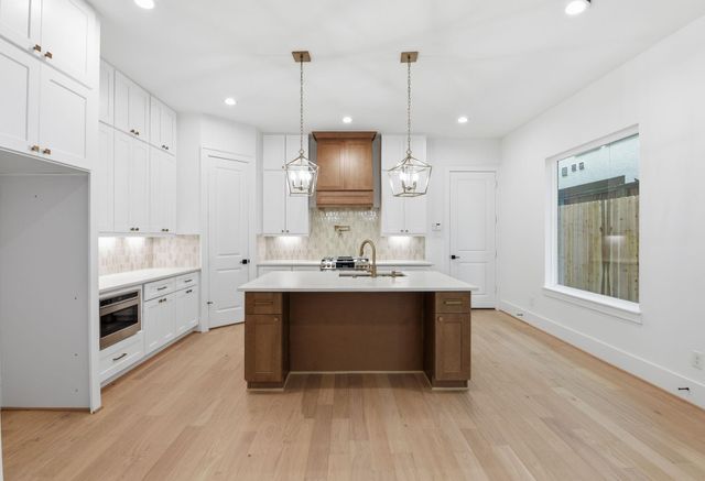 1436 Alexander St, Houston, TX 77008