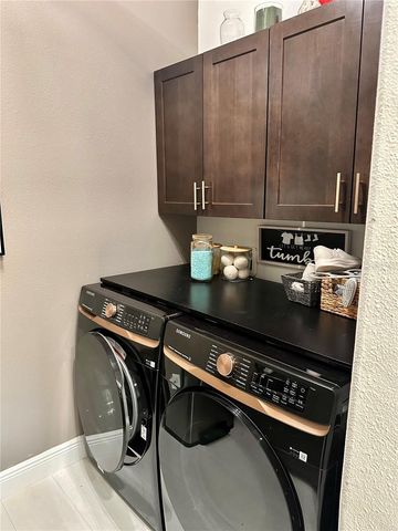 28450 TRANQUIL LAKE CIRCLE, Wesley Chapel, FL 33543