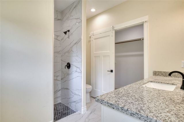 1112 Holly Springs, Huntsville, TX 77320