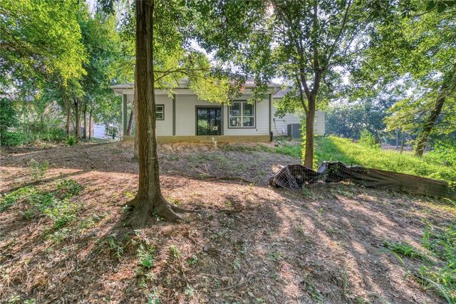 1112 Holly Springs, Huntsville, TX 77320