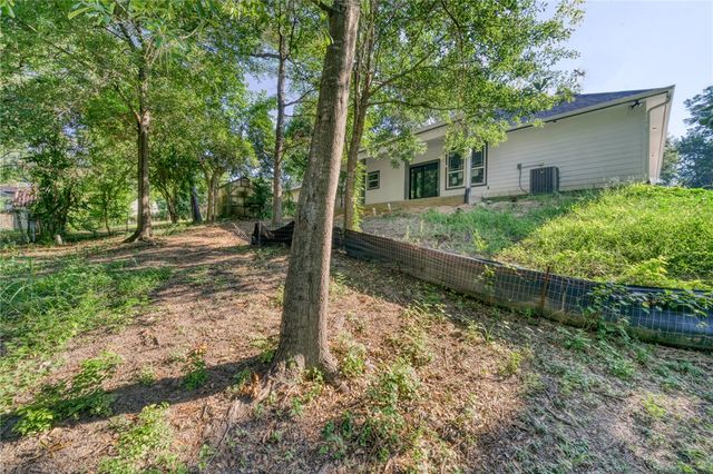 1112 Holly Springs, Huntsville, TX 77320