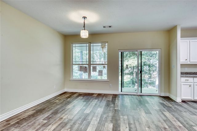 1112 Holly Springs, Huntsville, TX 77320