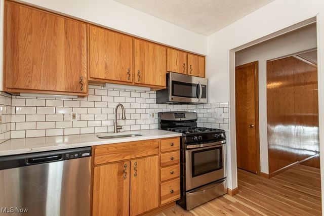 36548 Lakehurst Drive, Eastlake, OH 44095