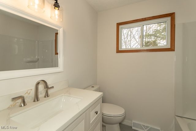 36548 Lakehurst Drive, Eastlake, OH 44095