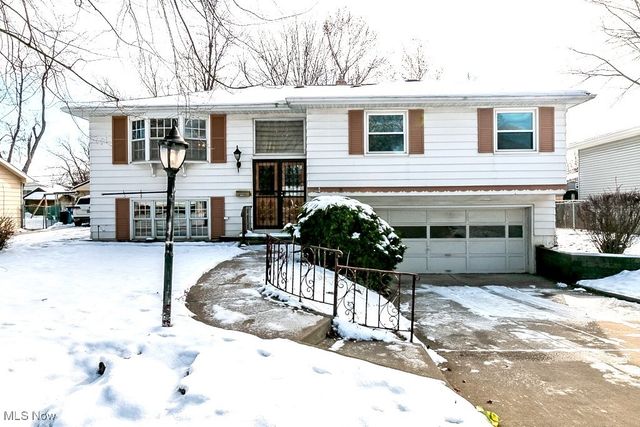 36548 Lakehurst Drive, Eastlake, OH 44095