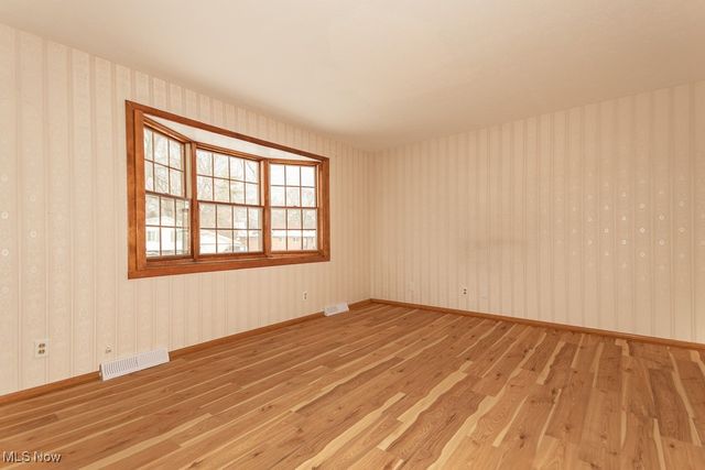 36548 Lakehurst Drive, Eastlake, OH 44095