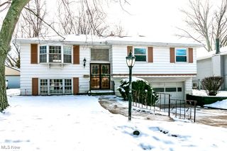 36548 Lakehurst Drive, Eastlake, OH 44095