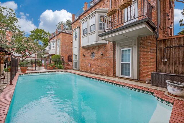 4419 Holland Avenue 109, Dallas, TX 75219