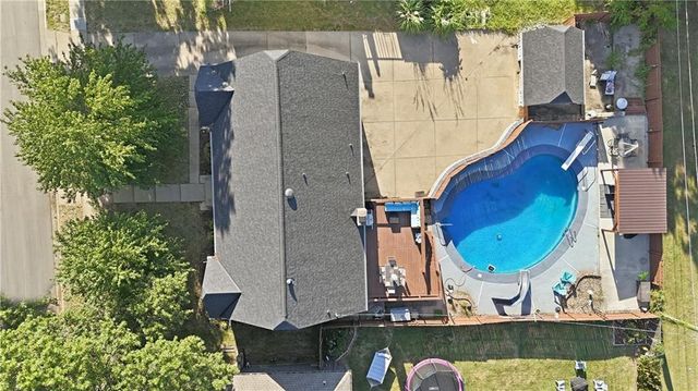 12716 W 57th Terrace, Shawnee, KS 66216