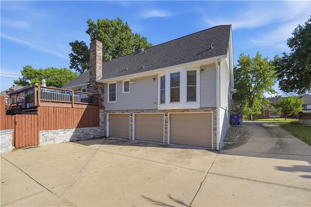12716 W 57th Terrace, Shawnee, KS 66216