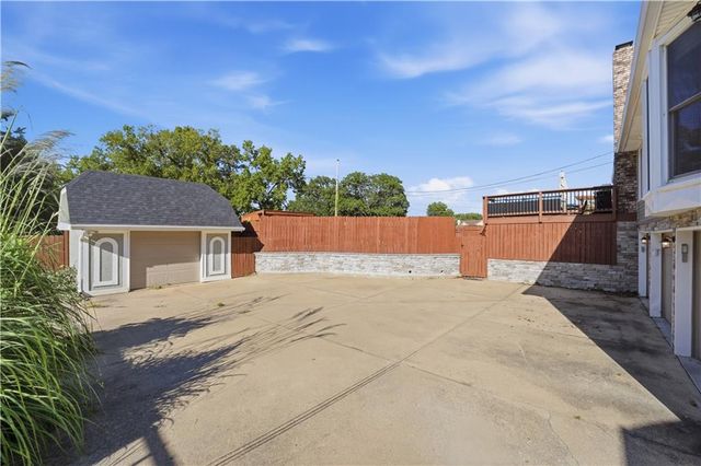 12716 W 57th Terrace, Shawnee, KS 66216