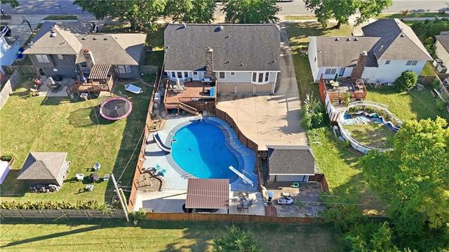 12716 W 57th Terrace, Shawnee, KS 66216