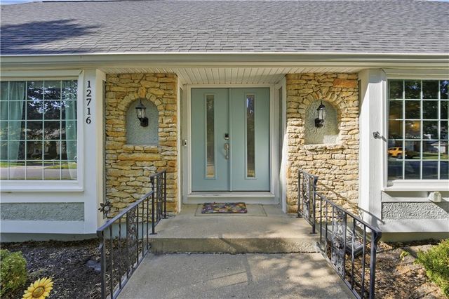 12716 W 57th Terrace, Shawnee, KS 66216
