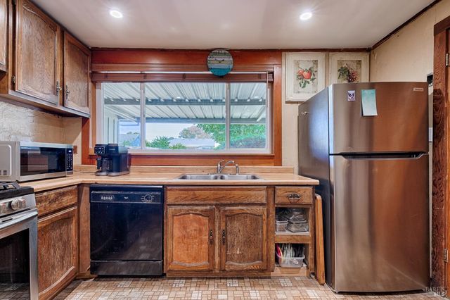 780 Brigham Ave, Santa Rosa, CA 95404