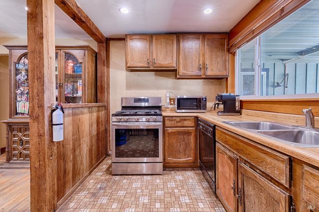780 Brigham Ave, Santa Rosa, CA 95404