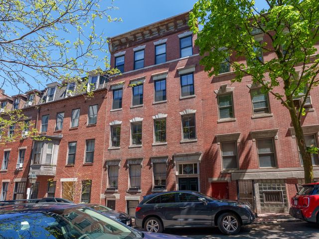 22 Irving St 2, Boston, MA 02114