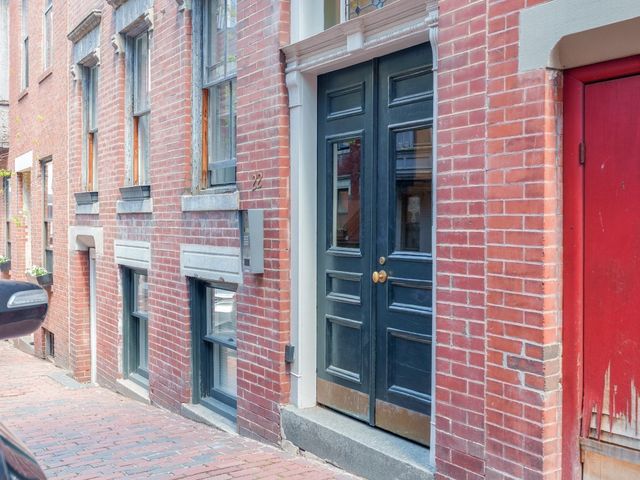 22 Irving St 2, Boston, MA 02114