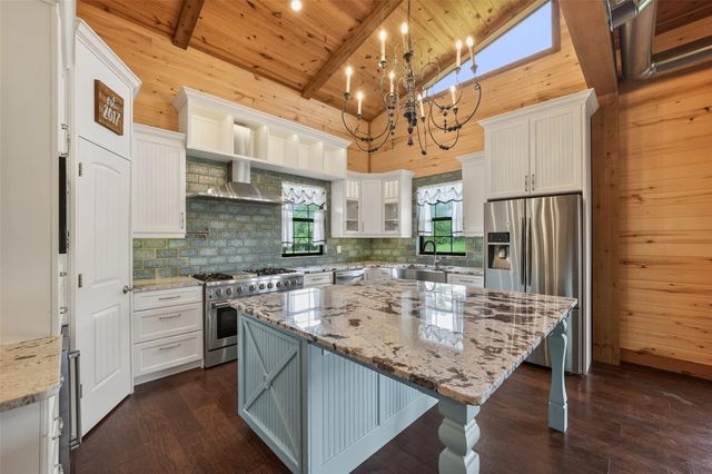 26534 Mitchell Road, Hempstead, TX 77445