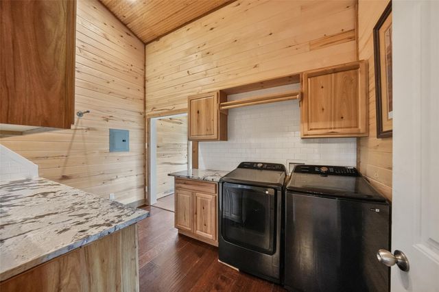 26534 Mitchell Road, Hempstead, TX 77445