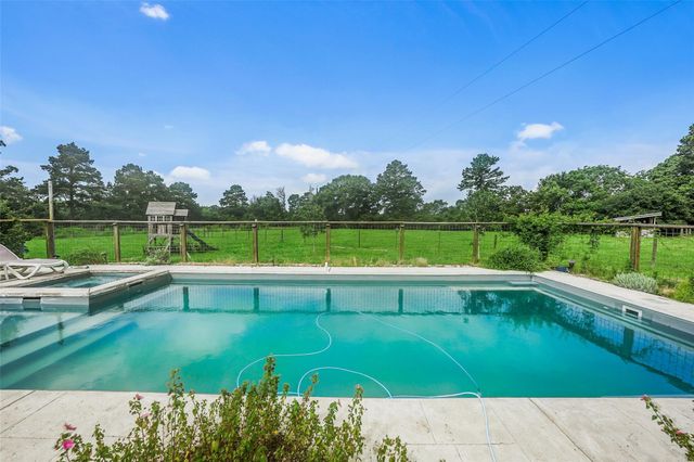 26534 Mitchell Road, Hempstead, TX 77445