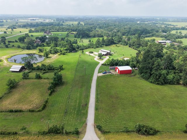 26534 Mitchell Road, Hempstead, TX 77445
