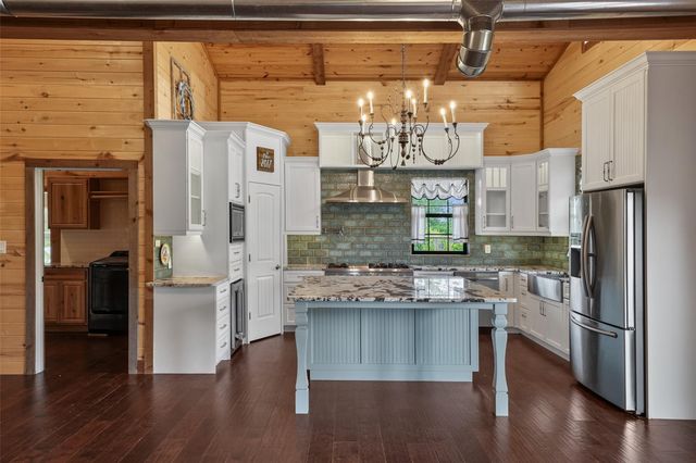 26534 Mitchell Road, Hempstead, TX 77445