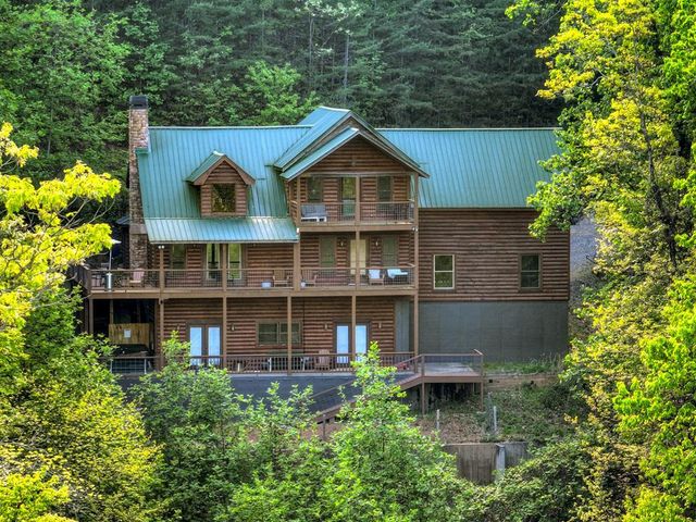 840 Deer Crest Road, Blue Ridge, GA 30513