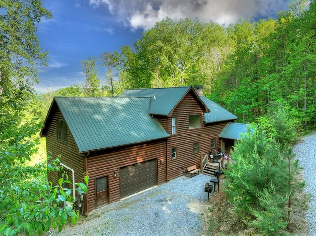 840 Deer Crest Road, Blue Ridge, GA 30513