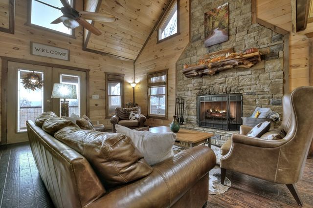 840 Deer Crest Road, Blue Ridge, GA 30513