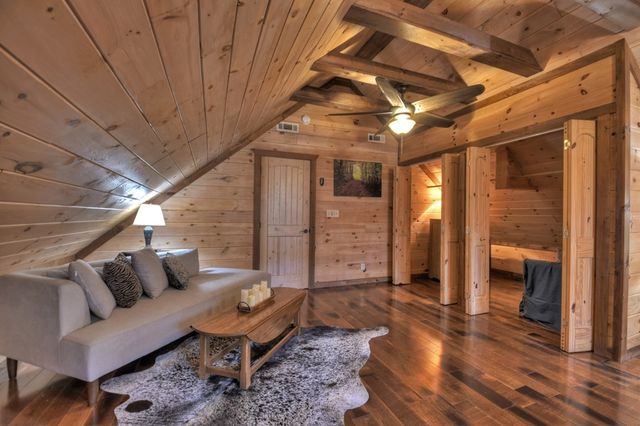 840 Deer Crest Road, Blue Ridge, GA 30513