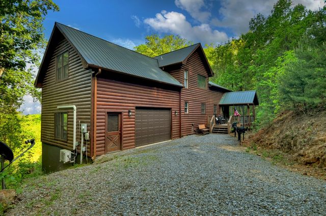 840 Deer Crest Road, Blue Ridge, GA 30513