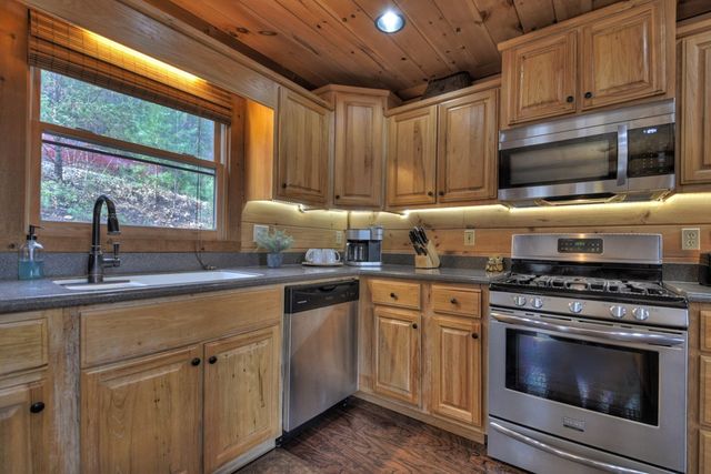 840 Deer Crest Road, Blue Ridge, GA 30513