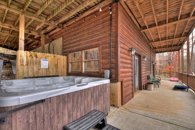 840 Deer Crest Road, Blue Ridge, GA 30513