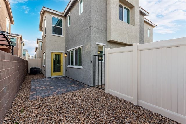 2670 Mango Light Avenue, North Las Vegas, NV 89086