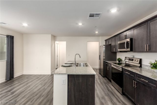 2670 Mango Light Avenue, North Las Vegas, NV 89086