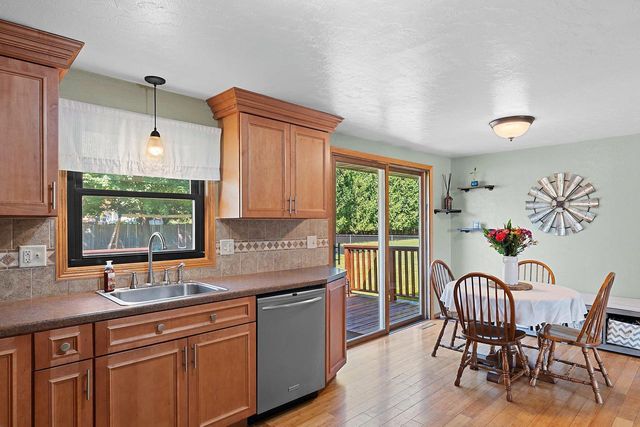 1307 SUNRAY LANE, Green Bay, WI 54313